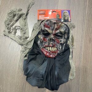 Vintage Totally Ghoul Crypt Creatures Bio Zombie mask. NWT